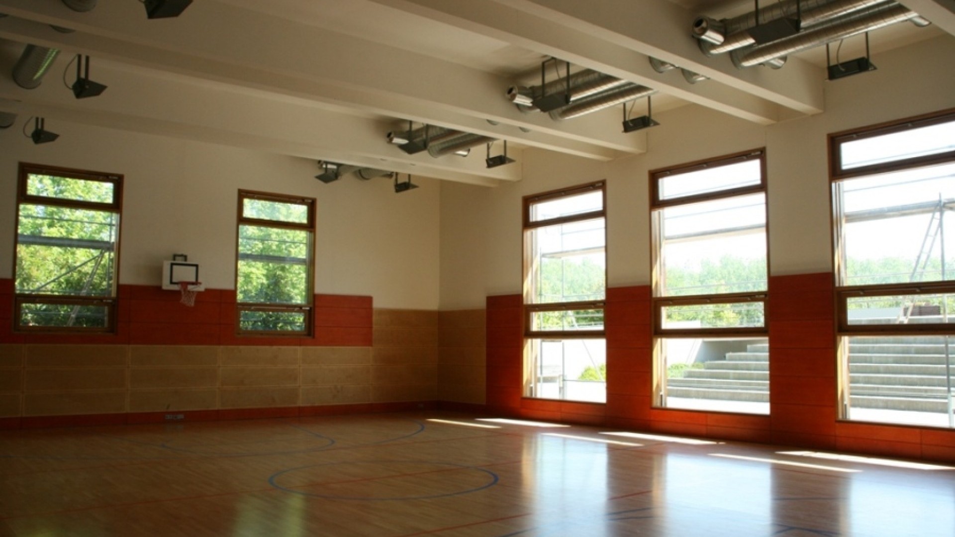 Neu Multifunktionshalle gross